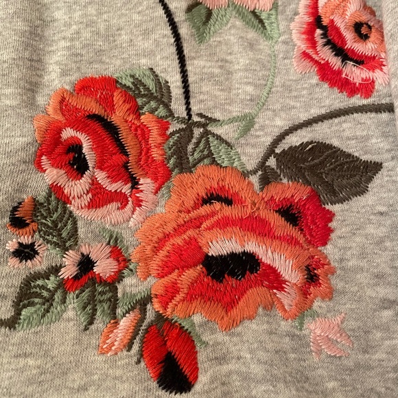 H & M embroidered sweatshirt never worn - Picture 13 of 13